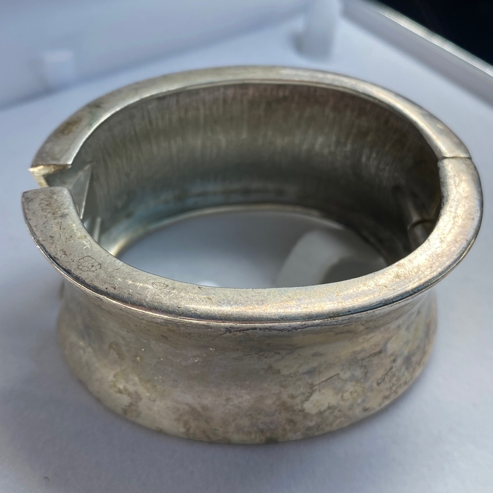 RARE Vintage Avon Silver Clamper Bracelet - Picture 6 of 10